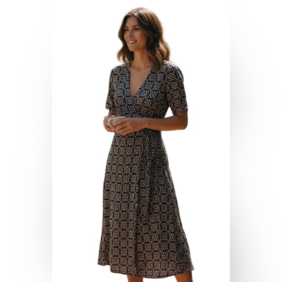 I C E Dresses & Skirts - I C E Women’s Black Cream Knot Side Wrap Dress Size 10 EUC